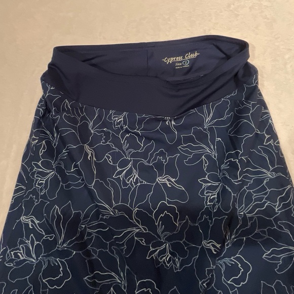 Women’s Cypress Club Navy Skort With White Flowers and Pockets Size Small - Picture 4 of 14